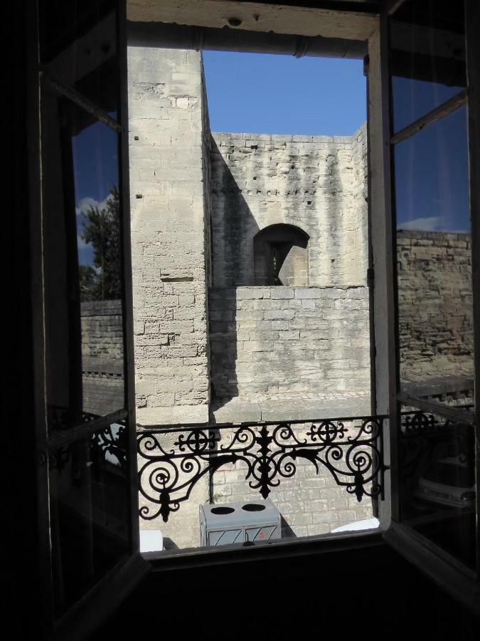شقة Le Logis De La Tour أفينيون المظهر الخارجي الصورة